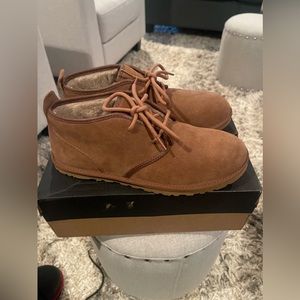 Men’s Ugg Maksim shoes size 9